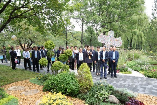 山东省“技能兴鲁”职业技能大赛——2025年山东省园林绿化行业花艺环境营造职业技能竞赛成果展暨花境展园开园(图15) 山东省“技能兴鲁”职业技能大赛——2025年山东省园林绿化行业花艺环境营造职业技能竞赛成果展暨花境展园开园(图15)