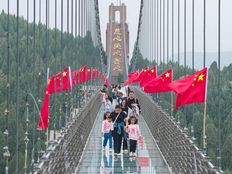 国庆假期，石崮寨景区人气高(图2)