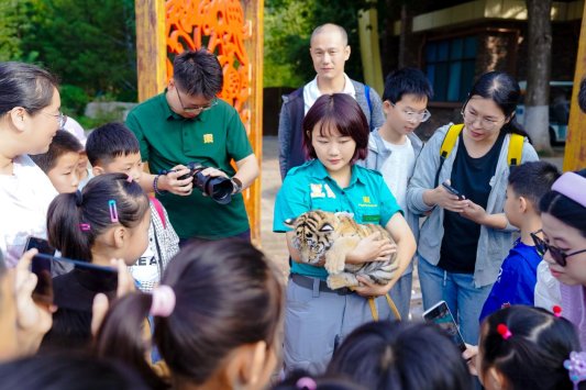济南野生动物世界“双节”同庆首日迎客火爆(图11)
