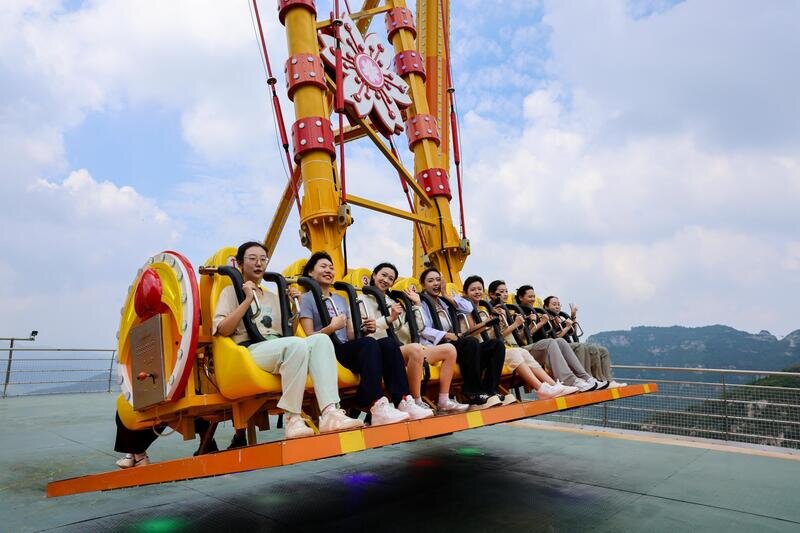 垂直落差110米！山东首个悬崖大秋千即将开业(图2)