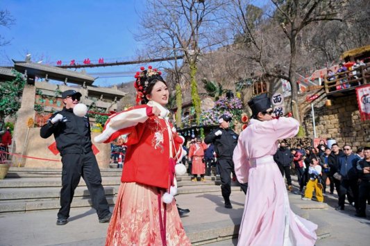 山东文旅·红叶柿岩擎领齐长城风景道，盛启山东旅游风景道“旅行+”驾享季(图8)