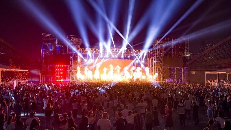 重庆铜梁：火龙表演，炫！ - XCCX热点资讯网