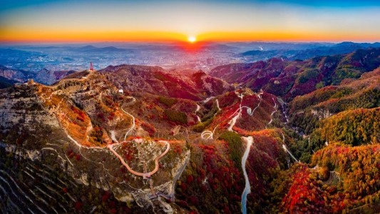 红叶柿岩荣膺2026中国50赏秋景点(图3)