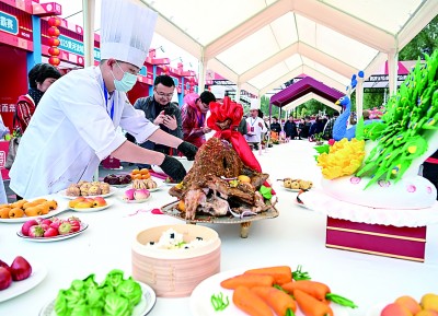 赏秋色 品文化 逛小城 “加长版”假期再掀文旅热潮(图3)