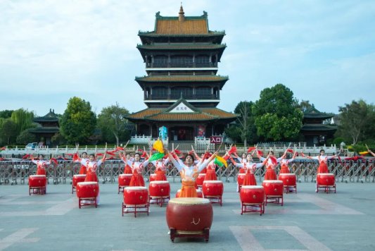 共庆华诞·月满台儿庄古城 | 2025双节假期漫游指南→(图1)