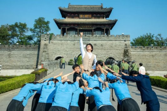 共庆华诞·月满台儿庄古城 | 2025双节假期漫游指南→(图2)