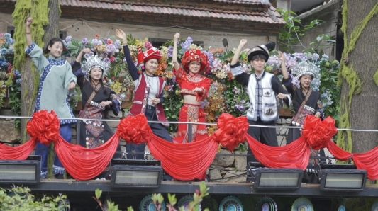 “红叶柿岩，唱红中国”系列主题演艺即将启动，一起把秋天唱成祖国的颜色 - XCCX热点资讯网