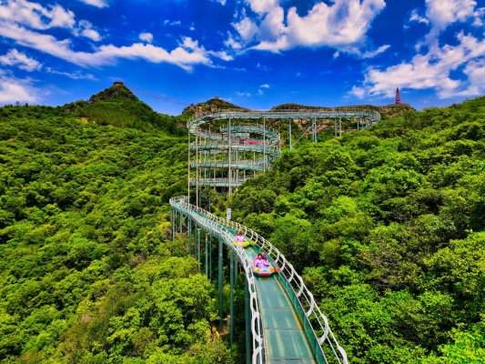 “红叶柿岩,唱红中国”系列主题演艺即将启动,一起把秋天唱成祖国的颜色(图5) “红叶柿岩,唱红中国”系列主题演艺即将启动,一起把秋天唱成祖国的颜色(图5)