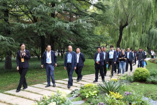 山东省“技能兴鲁”职业技能大赛——2025年山东省园林绿化行业花艺环境营造职业技能竞赛成果展暨花境展园开园(图14)