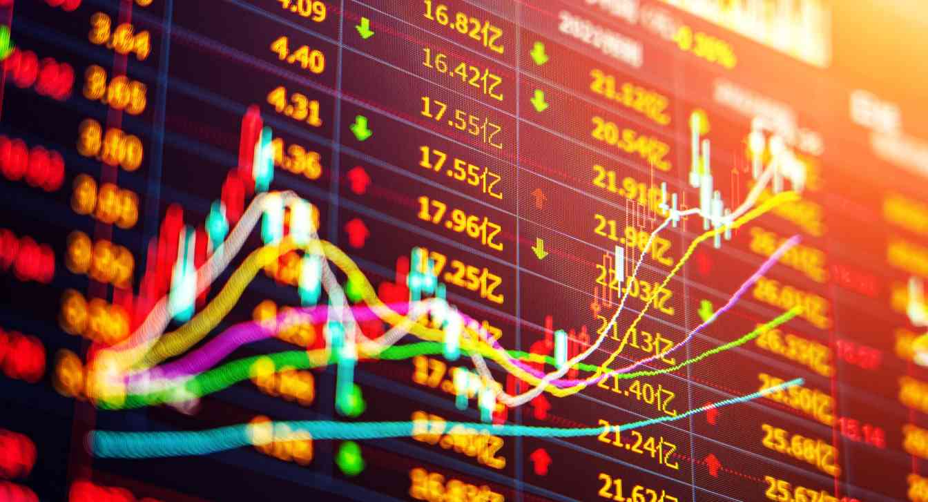 百亿级主动权益基金业绩持续回暖 - XCCX热点资讯网