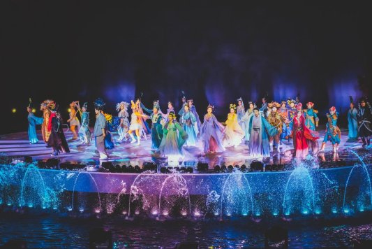 双向奔赴！凭《兰若寺》电影票根半价可夜赏红叶柿岩《奇幻聊斋》 - XCCX热点资讯网