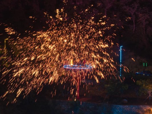 红叶柿岩暑期狂浪季璀璨启幕！来红叶柿岩过几天“神仙”日子 - XCCX热点资讯网