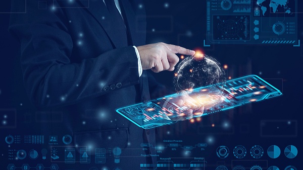 小鹏开盘狂飙15%！恒生科技指数ETF（513180）涨超2% - XCCX热点资讯网