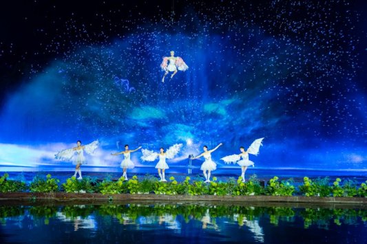 济南野生动物世界：夜间动物园火爆开启，奇幻光影引爆泉城夏夜(图3)