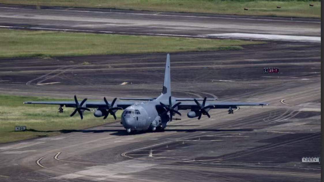 3架美军飞机在萨尔瓦多执行飞行任务 - XCCX热点资讯网