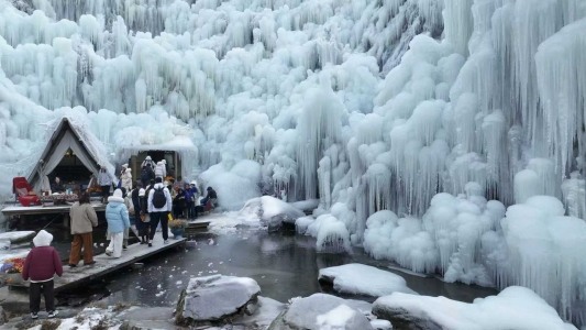 震撼冰瀑奇观×巨型火炉矩阵！元旦假期，九如山邀您共赴一场冰火盛宴 - XCCX热点资讯网