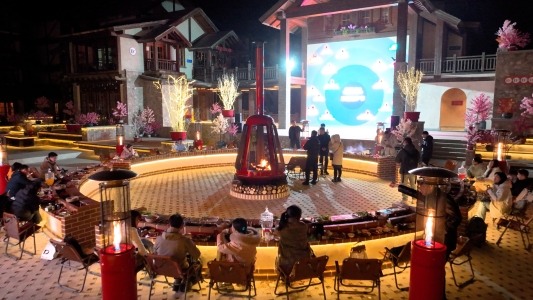 震撼冰瀑奇观×巨型火炉矩阵！元旦假期，九如山邀您共赴一场冰火盛宴(图2)