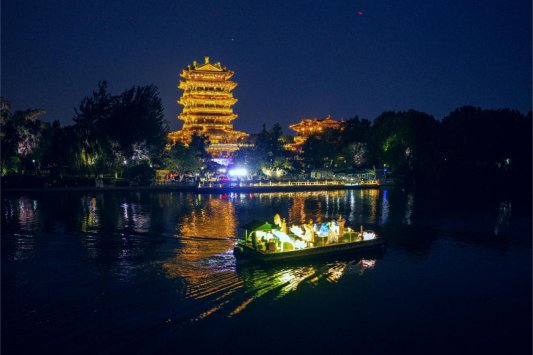 夜游大明湖！画船演艺浪漫回归(图2)