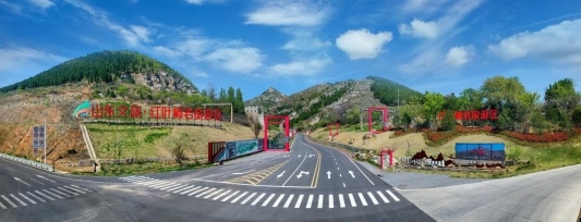 红叶柿岩荣膺2026中国50赏秋景点(图5) 红叶柿岩荣膺2026中国50赏秋景点(图5)