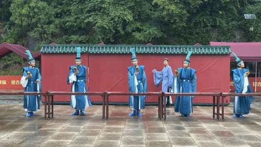 烟雨灵岩，温情不减！免费雨衣+暖心梨汤，双节演出全部照常！(图15)
