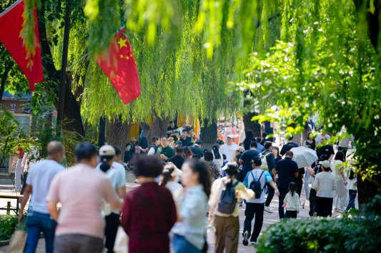 济南野生动物世界“双节”同庆首日迎客火爆 - XCCX热点资讯网